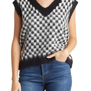 FRNCH Women’s Checkered Knit Sweater Vest - Black & White